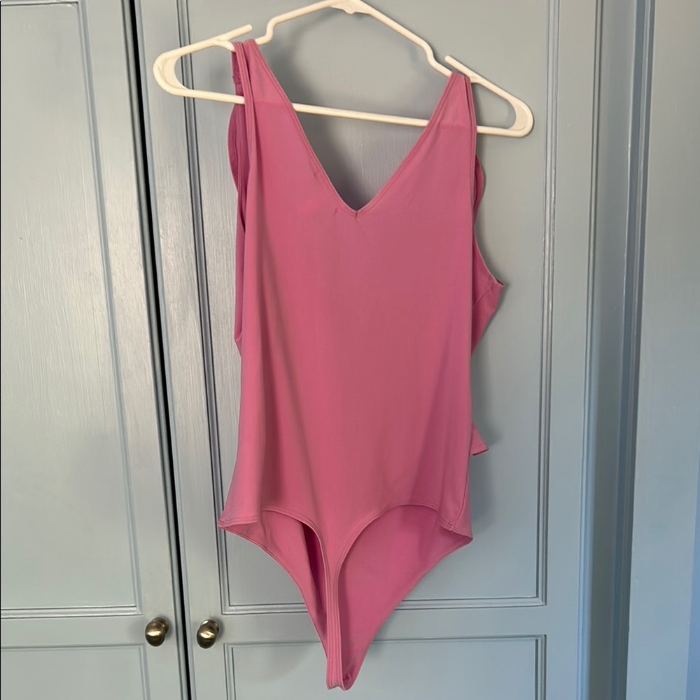 Leith Pink Ruffled Bodysuit - Picture 3 of 3